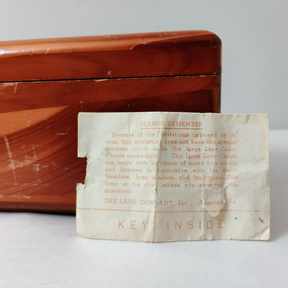Vintage Miniature Lane Cedar Chest, Aberdeen Furniture Co, Rare w/Original Key - Picture 2 of 12